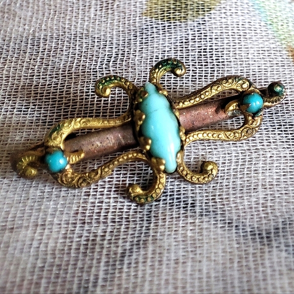 Victorian Jewelry - Victorian Turquoise Color Art Deco Vintage Brass Tone Bar Pin C Clasp